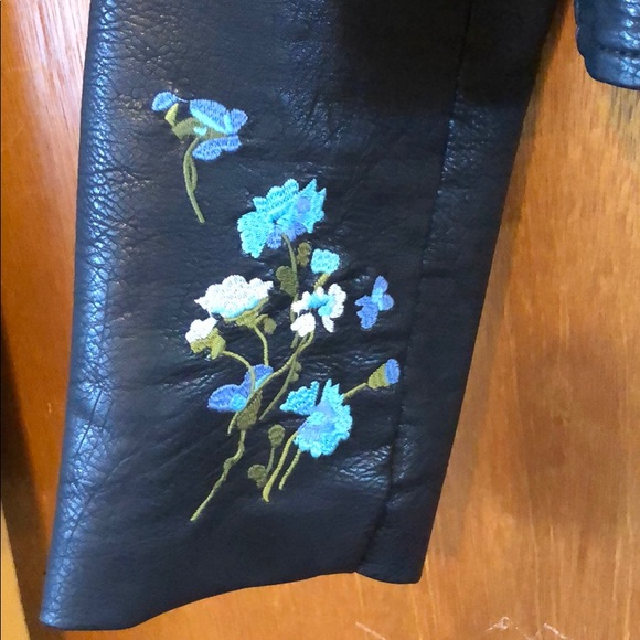 Black leather jacket - Picture 6 of 8